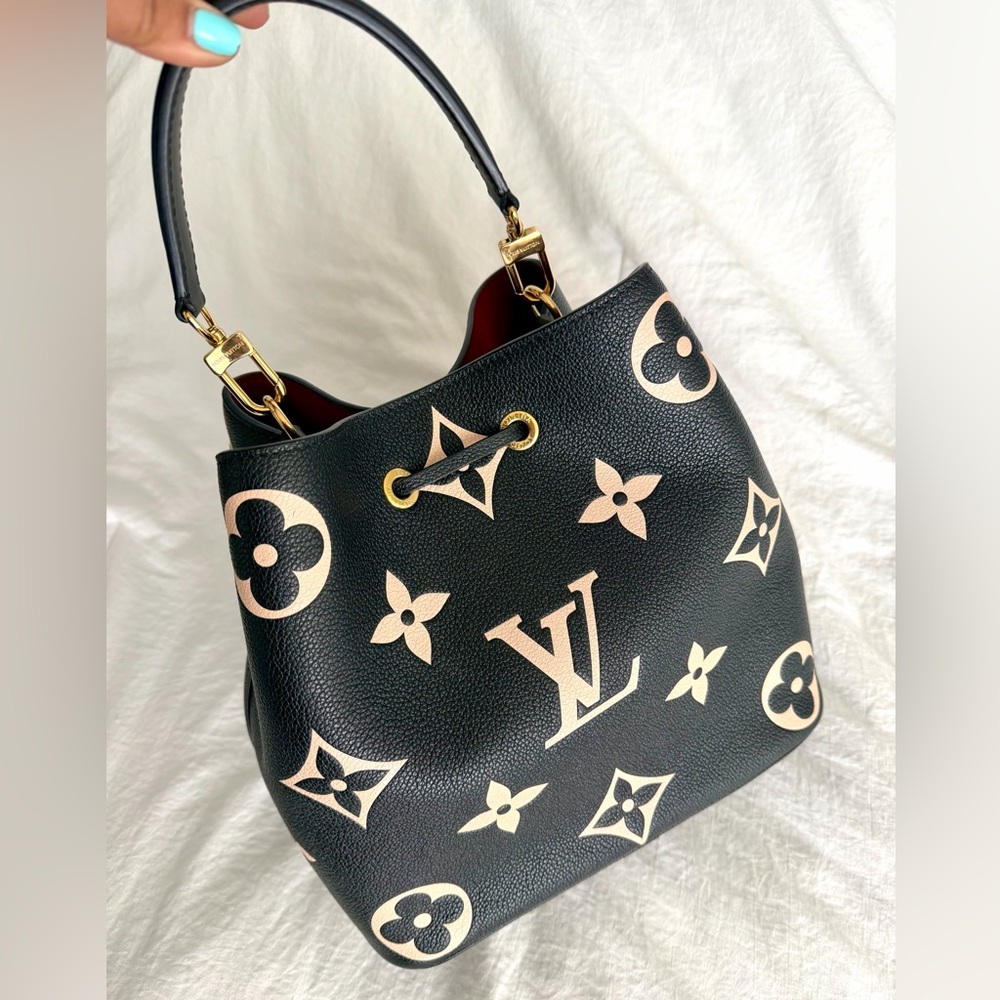 👑✅PRICE FIRM✅AUTHENTIC Louis Vuitton Bicolor Giant Neonoe MM - Picture 2 of 16